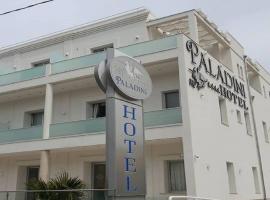 Hotel Paladini，位于切萨雷奥港的Spa酒店