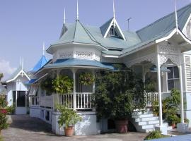 Trinidad Gingerbread House，位于西班牙港的旅馆