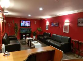 Hôtel Holiday Lyon Est，位于Saint-Pierre-de-Chandieu的酒店