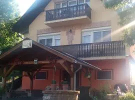 Ország Apartmanház