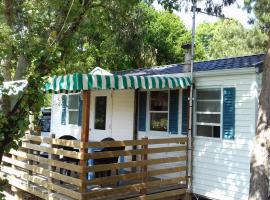 Camping Les Peupliers，位于Saint-Père-en-Retz的酒店