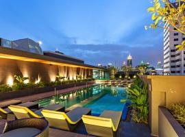 贝斯特韦斯特倍加素坤逸1号，位于曼谷的带泳池的酒店