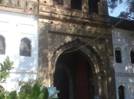 Labboo'z Café and Lodge，位于Maheshwar的酒店