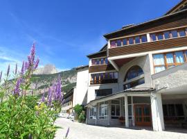 VVF Queyras，位于塞拉克塞雅克滑雪学校附近的酒店