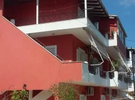 Loula's Apartments