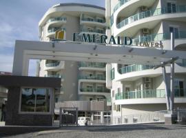 Emerald Towers Residence，位于阿萨拉尔的酒店