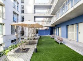 Residencia Universitaria Resa Campus del Mar，位于巴塞罗那的酒店