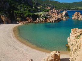 Holiday home Isola Rossa，位于罗萨岛的酒店
