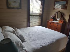 托美度假屋，位于昆斯克利夫的酒店