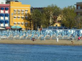 阿米莉亚酒店，位于法诺的酒店