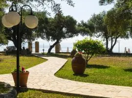 Renata Rooms & Studios - Beachfront, Large Garden & Free Parking