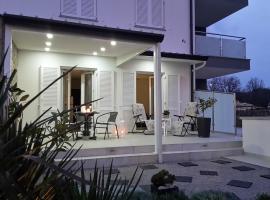 Apartment Lavanda Ruzmarin，位于奈维斯的酒店