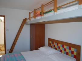 Camping Villaggio Saline，位于帕利努罗的酒店