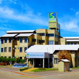 Silvestre Praia Hotel，位于因比图巴的酒店