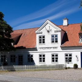 Tylstrup Kro og Motel，位于曲尔斯楚普的酒店