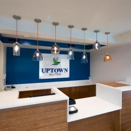 Uptown Suites Extended Stay Charlotte NC - Concord，位于康科德的酒店