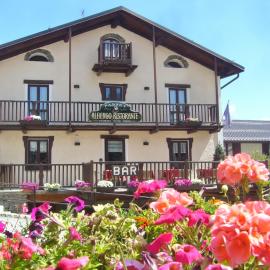 Albergo Passet，位于普拉吉拉托的酒店