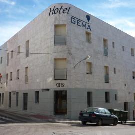 Hotel Gema，位于阿尔马登的酒店