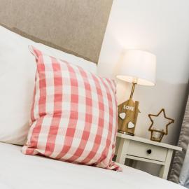 Apartamentos Cornellalux 2，位于科尔内拉德罗布雷加特的酒店