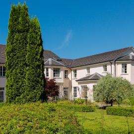 Nuremore Estate，位于卡里克马克罗斯的酒店