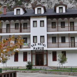 Hotel Marub，位于Rubik的酒店