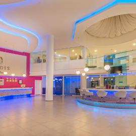 Bendis Beach Hotel，位于阿克亚拉尔的酒店
