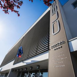 Hotel Cube，位于拉文纳的酒店