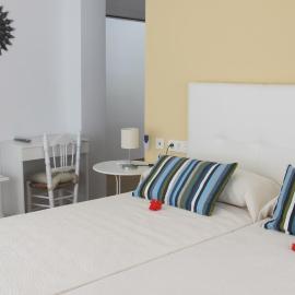 Hostal Onteniente，位于拉马莫拉的酒店