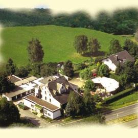Hotel Waldschloss，位于巴特坎贝格的酒店