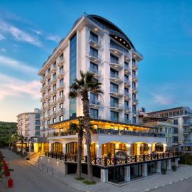 Ayvalik Cinar Hotel，位于艾瓦勒克的酒店