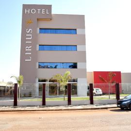 Lirius Hotel，位于东普里马韦拉的酒店