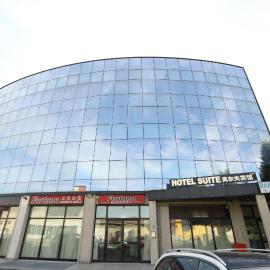 Hotel Nuvola，位于普拉托的酒店