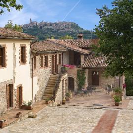 Agriturismo Casale delle Lucrezie，位于托迪的酒店