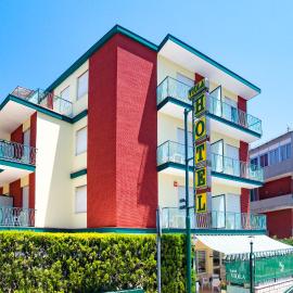 Hotel Viola，位于加埃塔的酒店