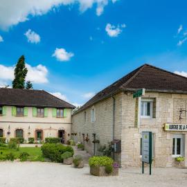 Logis Auberge De La Plaine，位于La Rothière的酒店
