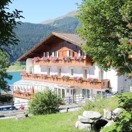 Hotel Etschquelle，位于雷西亚的酒店