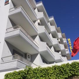 Hotel Sacratif,位于托雷努埃瓦的酒店