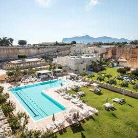 Cave Bianche Hotel，位于法维尼亚纳的酒店