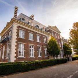 Kasteel Pietersheim Maastricht - Lanaken，位于拉纳肯的酒店