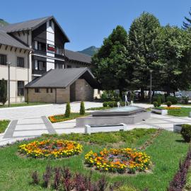 Hotel Komovi,位于Andrijevica的酒店