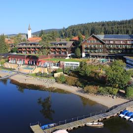 Treschers Schwarzwald Hotel，位于蒂蒂湖-新城的酒店
