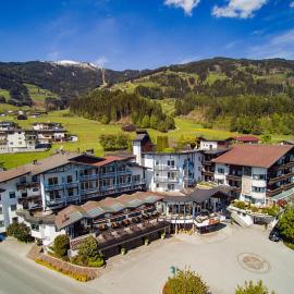 Wohlfühlhotel Schiestl，位于菲根的酒店