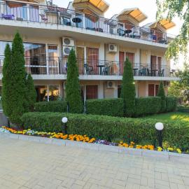 Family Hotel Dayana Beach，位于辛尼莫雷特的酒店