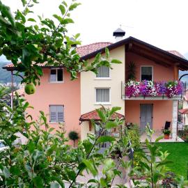 Agritur Le Pergolette，位于Tassullo的酒店