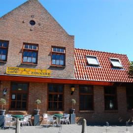 Hotel Cafe 't Zonneke，位于奥斯特豪特的酒店