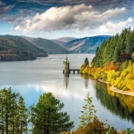 Lake Vyrnwy Hotel & Spa，位于拉努辛的酒店