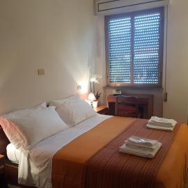 Albergo Smeraldo，位于卡斯泰尔诺沃马格拉的酒店