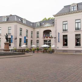 Fletcher Hotel Paleis Stadhouderlijk Hof，位于吕伐登的酒店