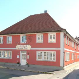 Hotel Garni Goldene Traube，位于巴特温茨海姆的酒店