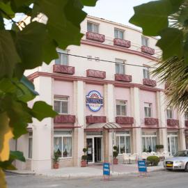 Olympos Hotel，位于科莫蒂尼的酒店